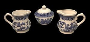 Vintage CHURCHILL Blue Willow Creamers & Sugar Bowl Staffordshire England READ